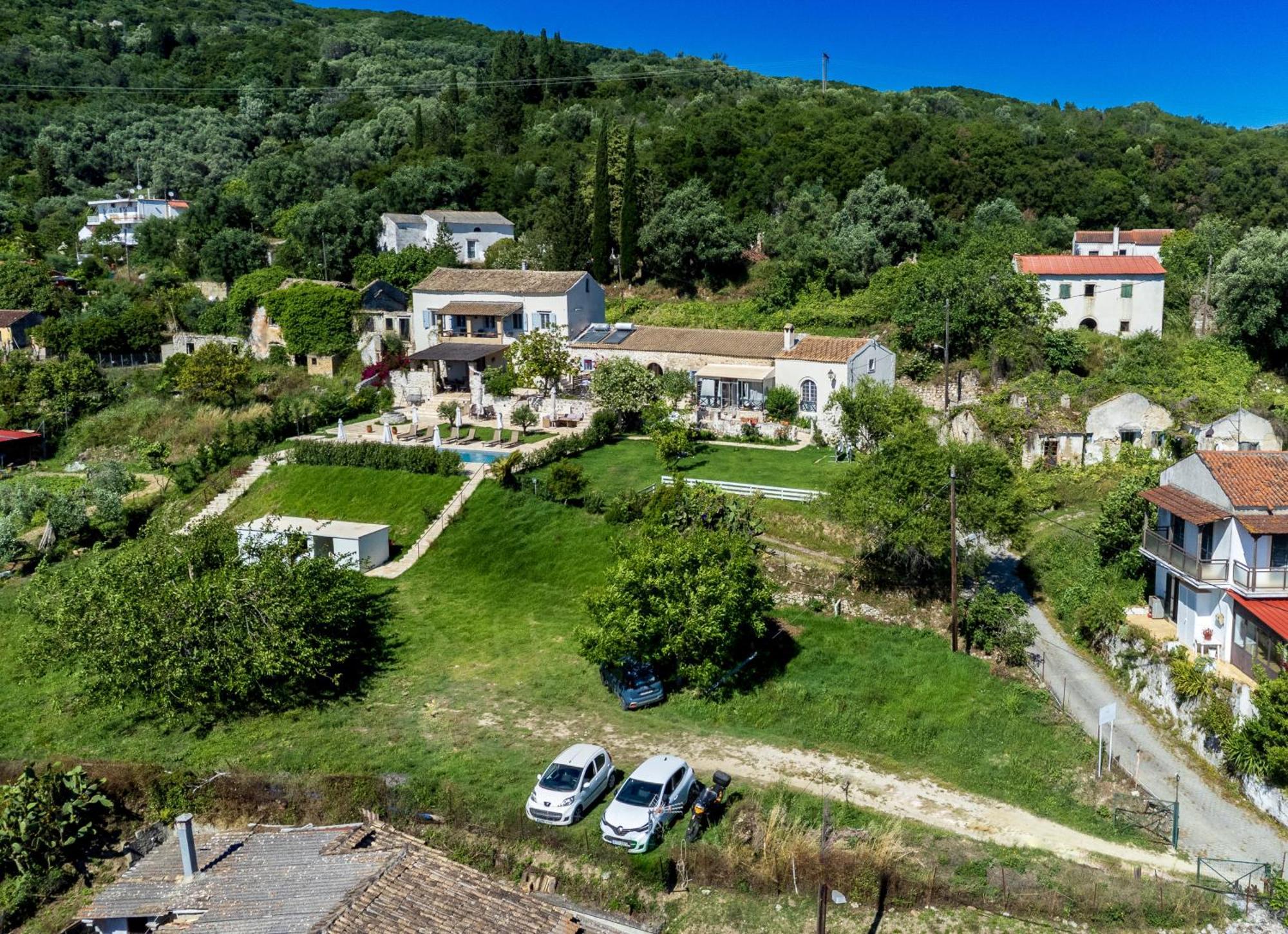 Marcora'S Historical Estate Guest House Strongyli  Exterior photo